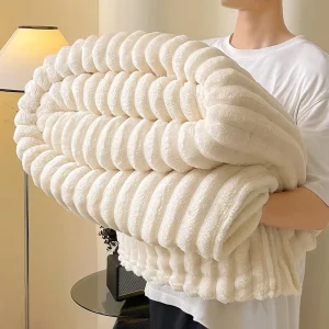 High Quality Eco-Friendly Solid Color Rabbit Velvet Soft Warm Flannel Fleece Throw Blanket All-Season