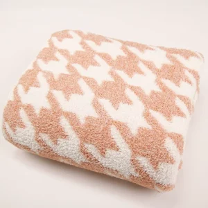 High Quality Eco friendly Stripe Design Soft Cozy Chenille Knitted Blanket Throws for Sofa
