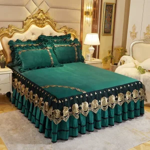 High Quality European Style Luxury Winter Printed Bedspread Set Polyester Bed Skirt Dustproof Thickened Eco Friendly Bed Cover