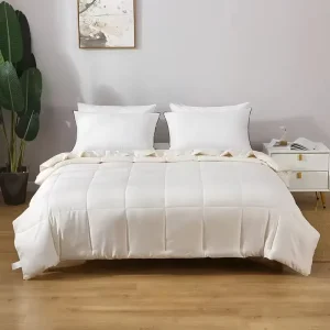 High Quality Lightweight Luxury Comforter Home Bedding Cooling All Season Elegant Quilts Soft Duvet Insert Bamboo Comforter