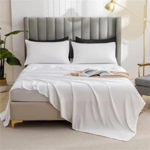 High Quality Luxury Cotton 3 Piece Bedding Set Solid Pattern 200TC All Season Modern for Hotels and Weddings