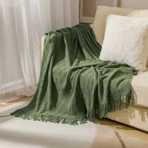 High Quality Winter Solid Color Blankets for Winter Soft Polyester Blanket With Tassel