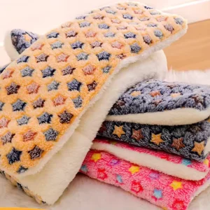 Hiphoppet Super Soft Fluffy Premium Fleece Portable All Seasons Mechanical Wash Pet Blanket Flannel Throw Cat Paw Kennel Mat