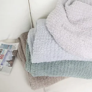 Holiday Gift Thick Warm Soft Polyester Throws With Rib Plain Color Knitted Bedding Throws Blankets for Winter
