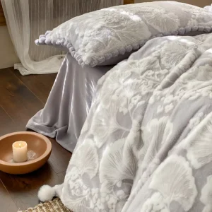 Home Textiles Foliage Pattern Jacquard Bedding Comforter Set Modern Minimalist Style Bedding Set Fleece Quilt Cover for Winter