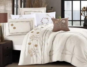 Hot Selling Custom New Fashion European Classic Luxury Four Seasons Super Soft Bedspread Plain Embroidery Bedding Set