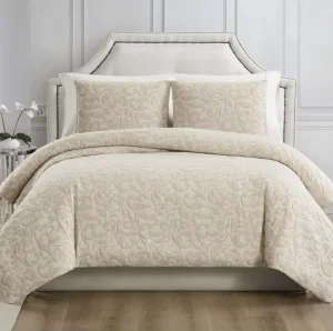 KOSMOS Bedding Jacquard 8 Pcs Comforter in Middle East Market