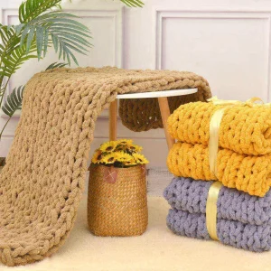 King Size Light Weight Soft Hand Jumbo Nature White Chunky Hand Chenille Knitted Blanket