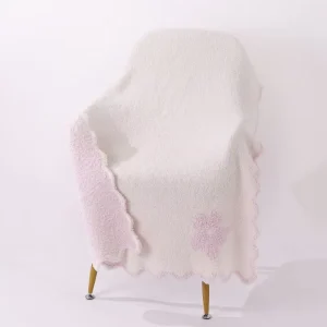 Knitted Blanket Smooth Neat Surface Comfortable Flowers Jacquard 370g 30*40 Throw Blanket for Home Warm Textile Product