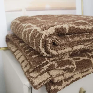 Knitted Throw Blankets Eco Friendly Warm Comfortable Soft Polyester Throw Big Knit Blanket