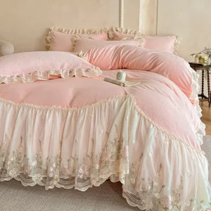 Lace Skirt Design Brushed Soft Warm Breathable Woven Modern Winter Flannel Milk Crushed Velvet Polyester 300TC Bedding Duvet