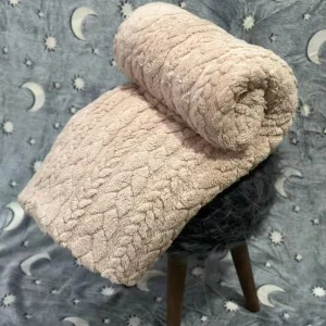 Large Size Jacquard Flannel Blanket Custom Logo Solid Embossed Plush Bed Throw Blanket Factory Home Textile Bedding