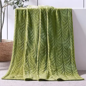Leaf Embossed Flannel Throw Blanket Plush Solid Warm Lightweight Sofa Bed Cover Plant Pattern Home Textile Decor
