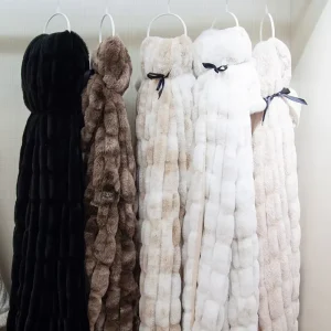 Lot Price Luxury Big Chunky Fluffy Faux Fur Throw Blanket for Sofa Home Decoration