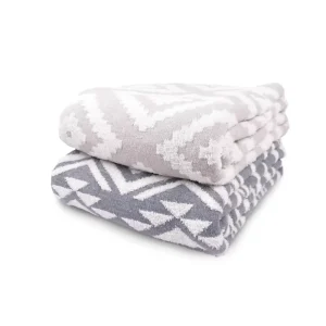 Low MOQ European American Style Vintage Striped Large Knitting 100% Polyester Eco friendly Soft Touch Throw Blanket for Adults