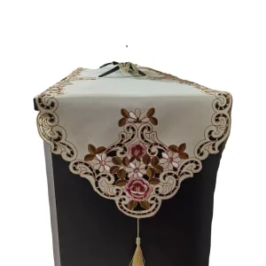 Low MOQ European Style Pastoral Style Wedding Banquet Hotel Customized Computer Embroidered Tablecloth Table Runner