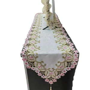 Low MOQ European Style Pastoral Style Wedding Banquet Hotel Customized Computer Embroidered Tablecloth Table Runner