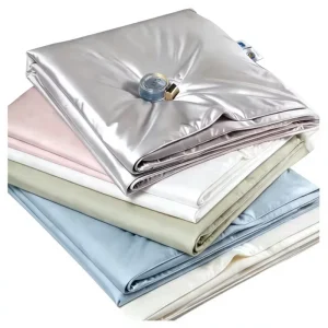 Luxury 100% Mulberry Silk Quilt Four-Piece Set in Solid Color with Fitted Sheet Suitable for Summer and Home Hotel or Wedding Use
