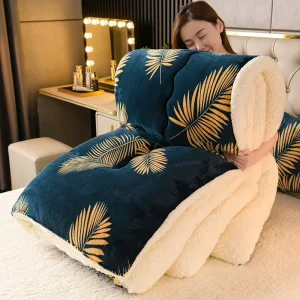 Luxury Bed Sheets Sets Thickened Warm Lamb Fleece Soft Chemical Fiber Quilt Customized Polyester Bed Cover for Home Use