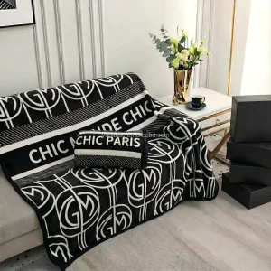 Luxury Designer Flannel Woven Throw Blanket 130x200cm Modern Cozy Warm Sofa Bed Home Decor Gift Box All Season Customizable