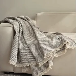 Luxury Eco Friendly Wool Soft Fleece Knit Winter Blanket High Quality Cozy Living Room Sofa Throw with Tassels Bedding