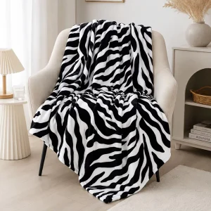 Luxury Geometric Stripes Flannel Smooth Bed Winter Throw Blanket Plush Cozy Anti static Home Bedroom Blankets Warm Plush Blanket
