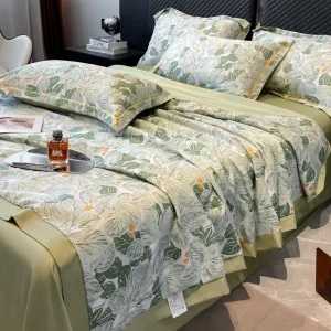 Luxury King Size Washed Silk Summer Cooling Quilt Skin Friendly Light Duvet Comforter for Household Bedroom Daily Use