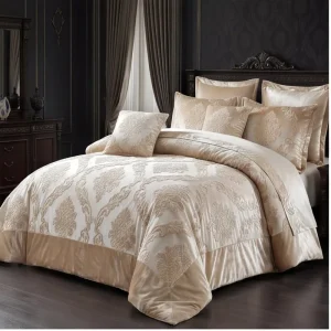 Luxury Middle East Royal Bedding Set Arabesque Carved Milk Velvet Comforter Set Fleece Quilt Set for Palace Hotel