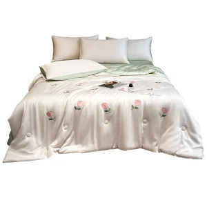 Luxury Simple Summer Bear Pattern Bed Quilt Set Thin Cooling Washable Eco Friendly Embroidered Polyester Filling for Home Hotel