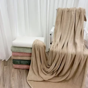 Luxury Solid Color Knitted Flannel Bedding Eco Friendly Wrinkle Resistant Fade Resistant Skin Friendly Breathable Autumn