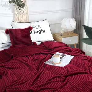 Luxury Solid Color Striped Breathable 100% Polyester Plush Blanket Flannel Fleece Blanket Custom Blankets with Logo for Hotel