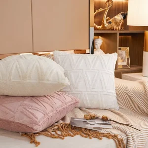 Luxury Style Soft Plush Faux Wool Couch Throw Pillow Covers Vintage Pattern Woven for Bedroom Home Decorative & Throw Pillows