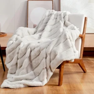 Luxury Thick Fuzzy Soft Rabbit Fur Blanket for Winter Modern Furry Elegant Throw Blanket for Home Decor Customizable
