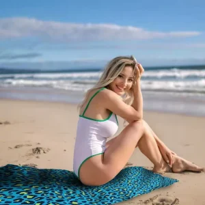 Microfiber Suede Quick Dry Eco Friendly Customized Luxury Pool Beach Towels with Colorful Design and Bag