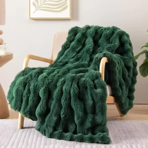 Modern 100% Polyester Woven Faux Fur Throw Blanket with Rabbit Fleece and Bubble Design for Four Seasons Use