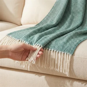 Modern Acrylic Woven Knitted Sofa Throw Blanket Anti Pilling Soft Home Blanket Multi Color