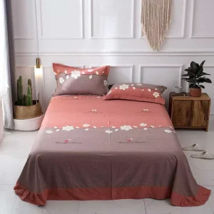 Modern Polyester Soft and Cozy All Season Bedding Set Comfortable Quilt with Pillows for Home Wedding Use
