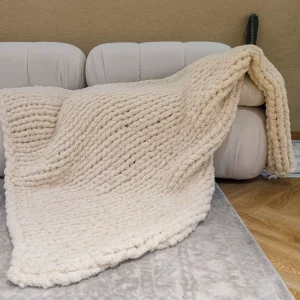 Modern Solid Multi Color Customized Size Hand Knitted Thick Yarn Warm Eco Friendly Four Seasons for Chenille Blanket
