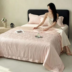 New Arrival Luxury Silk 60S Jacquard Summer Quilt Bedding Set Cooling Breathable Eco Friendly Skin Friendly Queen King Size