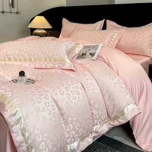 New Arrival Modern Luxury Jacquard Duvet Cover Set Soft Breathable Silk Feel Queen King Size Polyester Filling Machine