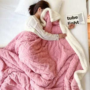 New Arrival Non Toxic Material Blankets Feels Like a Hug Warms Blankets Double Bed