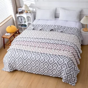 New Arrival Woven Solid Decorative Throw Blanket Cotton Polyester Custom Anti Dust Mite All-Season Holiday Gift
