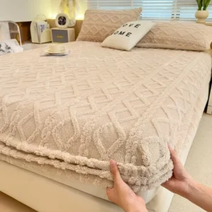 New Design Breathable Soft Plush Winter Mattress Cover Bed Fitted Sheet Protector Plain Style Bed Mat for Bedding
