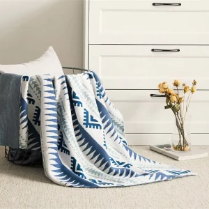 New Design Brightly Colored Soft 100% Cotton Raschel Throw Blanket with Character & Festival Patterns Four Seasons Use