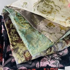 New Fashion Yarn Dyed Flowers Design Breathable Organza Style Luxury Jacquard Fabrics Dresses Garments 100% Lightweight