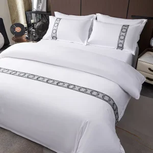 New Hotel Bedding Four-piece White Down Duvet Covers Set Woven Bed Sheets and Pillowcases for Homestays