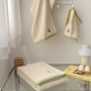 Non Dyed Colorful Edged Embroidered Floral Pattern Household Bath Towels Face Towels Washcloths Plain Weave Manufacturer