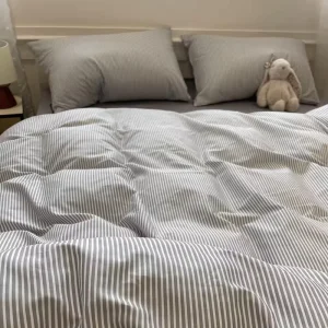Nordic Style Four Piece All Cotton Bedding Set Simple Stripe Duvet Cover Sheet for College Dormitory Mattress Covers Protectors