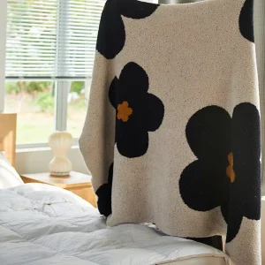 Nordic Style Sunflower Pattern A Grade Half-velvet Knitted Polyester Blanket for Sofas Autumn/Winter Nap Use