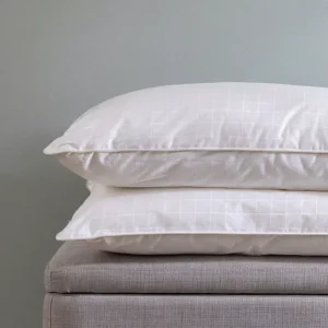OEKO TEX Certified Eco Friendly Luxury Neck Solid Pattern Cotton Cover Bed Pillow Alternative Filling Customizable